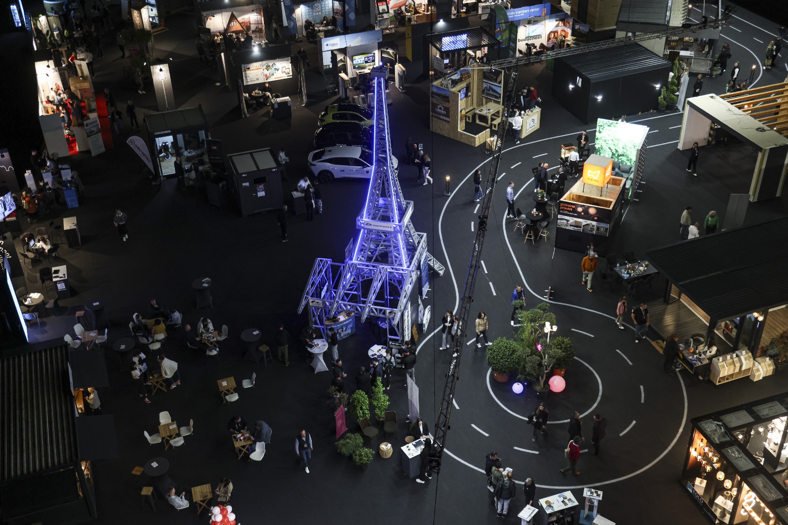 EIFFEL TOWER gallery image 7